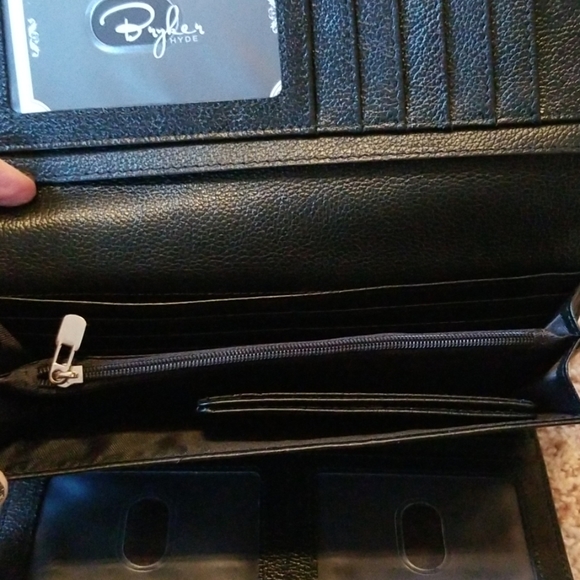 Wallet - Picture 2 of 3